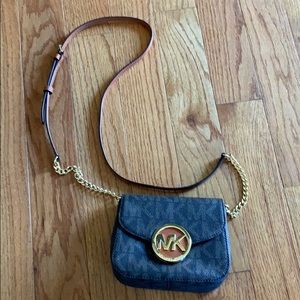 Michael Kors cross body purse